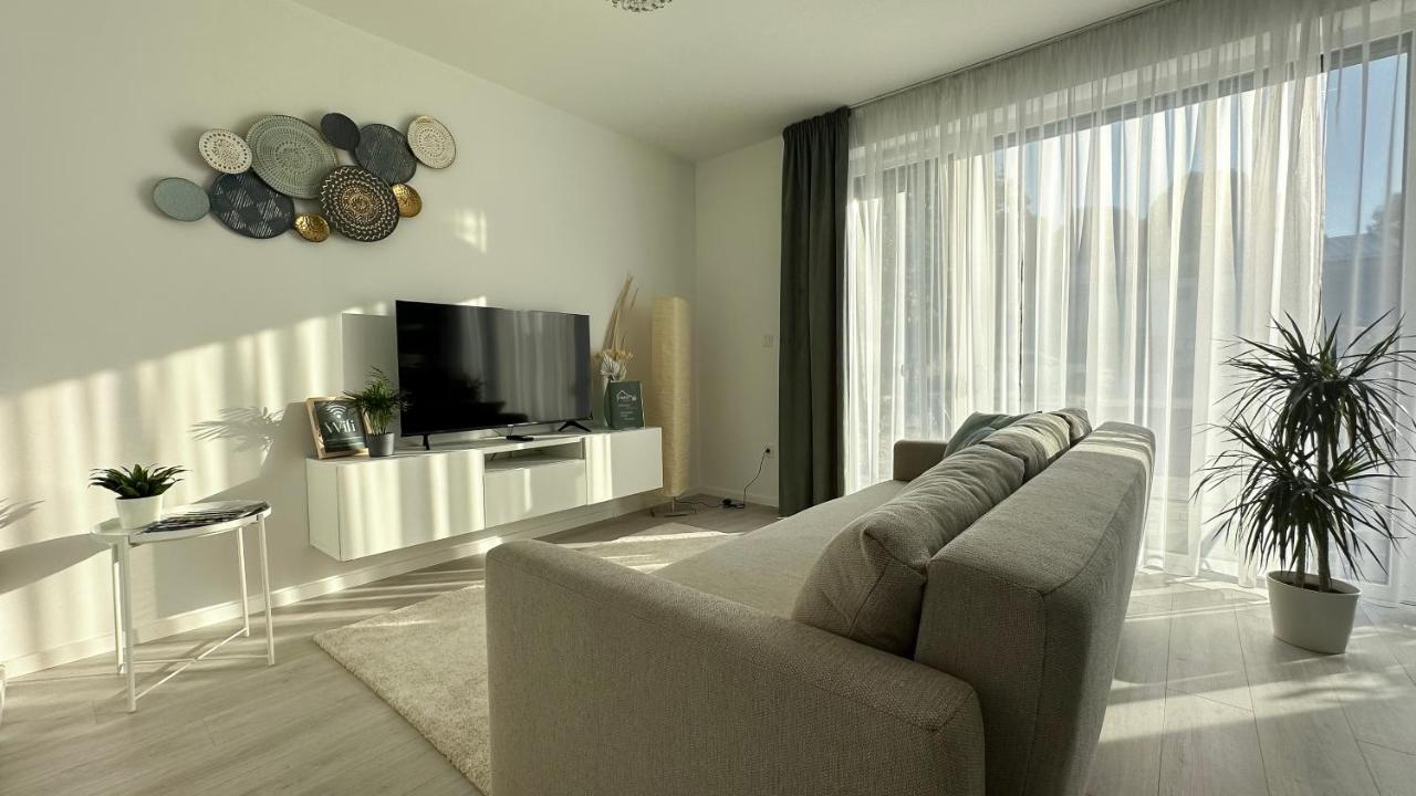 Linden Apartman 001 - Adults Only Mosonmagyaróvár Exteriör bild