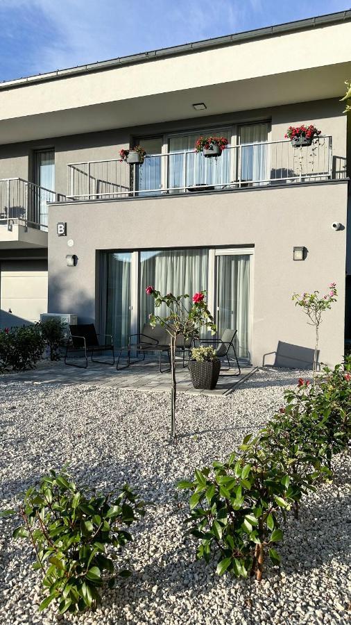 Linden Apartman 001 - Adults Only Mosonmagyaróvár Exteriör bild
